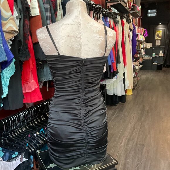 Oh Polly Sexy V-neck Sleeveless Solid Party Backless Dress Size 2 Black - Picture 4 of 4